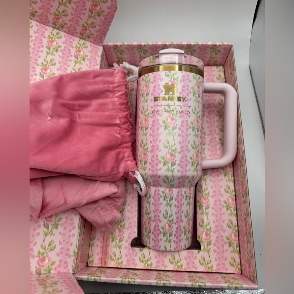 Stanley (NWT) in Box Love Shack Limited Edition